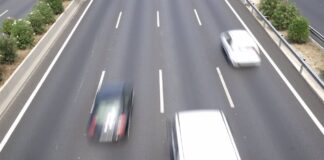 IMAGEN DE RECURSO DE COCHES EN UNA CARRETERA SOCIEDAD CASTILLA-LA MANCHA ESPAÑA EUROPA TOLEDO AUTONOMÍAS ARCHIVO