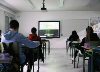 Estudiantes en un aula