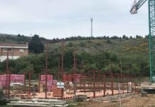 Imagen de una construcción de viviendas en Aguilar de Campoo.