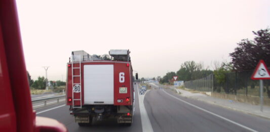 Imagen de una salida de Bomberos fuera del término municipal de Palencia.