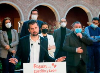 El secretario general del PSOE de Castilla y León y candidato a la Presidencia de la Junta de Castilla y León, Luis Tudanca, en una rueda de prensa tras presidir el Consejo Territorial del PSOE de Castilla y León, en el Hotel AC Palacio de Santa Ana, a 3 - Photogenic/Claudia Alba - Europa Press