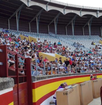 Plaza de Toros de Palencia durante la celebración de una novillada.