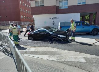 'Aparcado' y atrapado dentro del hormigón en Palencia