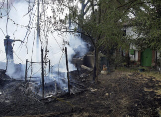 El fuego destruye una vivienda en el pago de Vega Rosales en Palencia