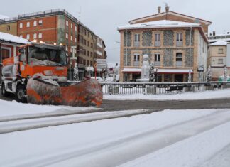 Castilla y León afronta un lunes festivo con aviso rojo por nevadas de hasta 40 centímetros en la montaña leonesa y palentina