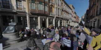 Feministas-de-León-Ponferrada-Palencia-concentran-en-defensa-aborto-“libre,-seguro-gratuito”