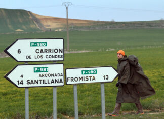 Correos-reactiva-el-transporte-mochilas-Camino-Francés-paso-Palencia