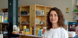 Miriam Frontela en su tienda Orgánica en Palencia