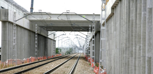 Obras en la pérgola de Torneros (León) de la Línea de Alta Velocidad Valladolid-Venta de Baños-Palencia-León. Torneros (León) 17-5-11. Carlos S. Campillo / ICAL