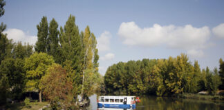 Marqués de la Ensenada Barco del Canal de Castilla