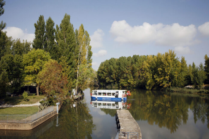 Marqués de la Ensenada Barco del Canal de Castilla