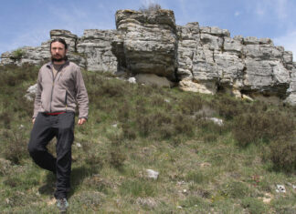 Proyecto Geoparque Las Loras como candidato a Geoparque Global de la Unesco El responsable de la Asociación de la Reserva Geológica de Las Loras (Argeol), José Ángel Sánchez , en el cañon de la Horadara en Palencia