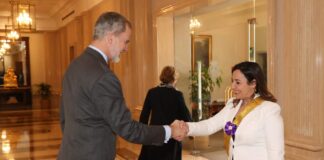 Audencia Miriam Andrés con el rey Felipe VI