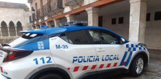 Un vehículo de la Policía Local de Palencia. Óscar Herrero