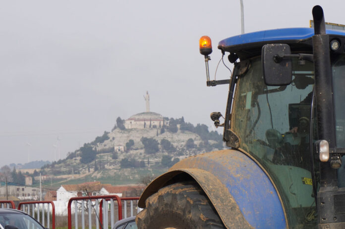 tractorada palencia protestas huelga agricultores manifestación ganaderos febrero 2024