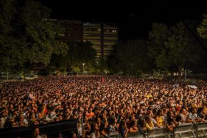 Fotografía de las redes sociales de la concejala de Cultura del Ayuntamiento de Palencia que muestra la gran acogida del concierto de Omar Montes en San Antolín 2022.