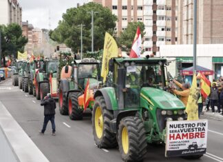 Imagen de archivo de una tractorada por las calles de Valladolid