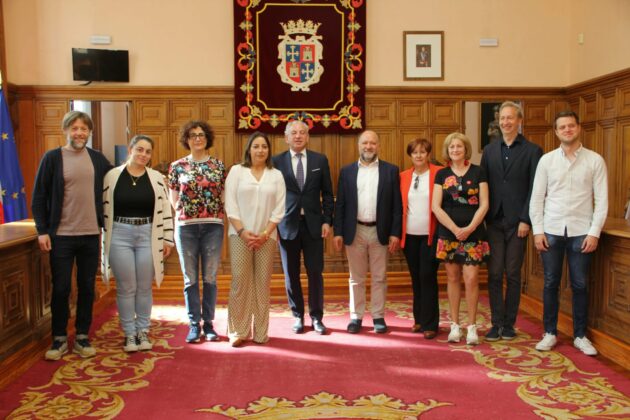 El Ayuntamiento de Palencia recibe a Nicanor Sen