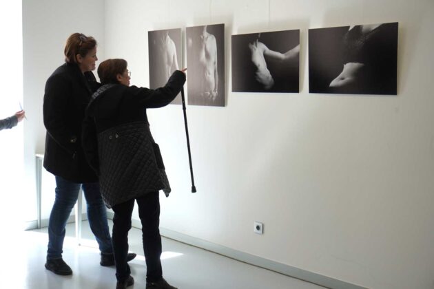 Exposición 'Emociones cercanas. Más allá de las apariencias', organizada por Cocemfe CyL con fotos de Ismael Suárez en el Centro Cultural Lecrác - A. Acitores