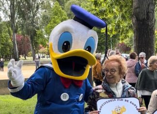 Fin de curso de las aulas de mayores... ¡Y entrevistamos al Pato Donald!