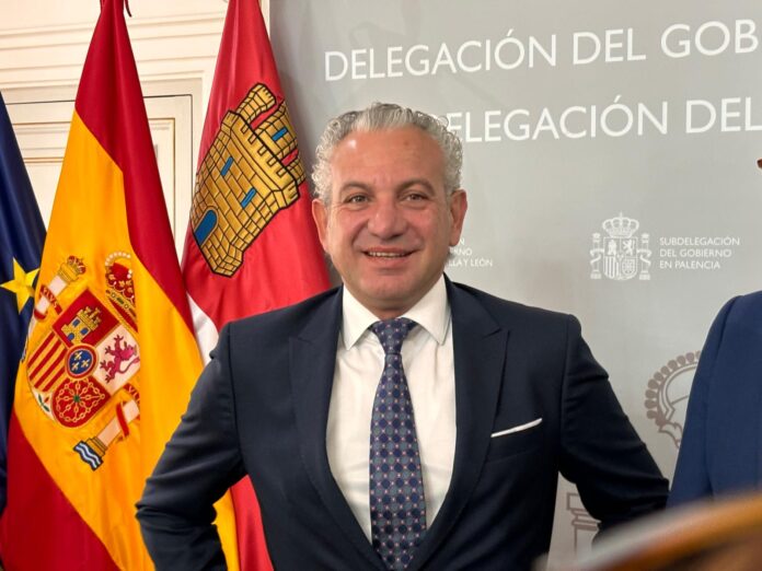 Visita institucional del delegado el Gobierno, Nicanor Sen, en Palencia