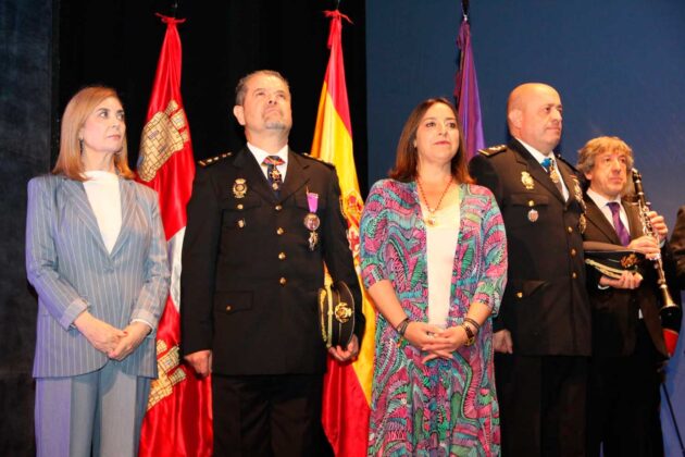 Entrega de la Medalla de Oro de la Ciudad de Palencia a la Policía Nacional