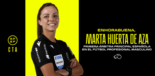 Marta Huerta de Aza, primera árbitra principal española en el fútbol profesional masculino