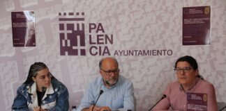 Carlos Hernández, delegado del área Patrimonio y Conservación; Leire Montero, delegada de servicio Gestión Documental y Archivo; Agustín Sánchez, Archivero Municipal.