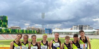 Alba, Marta, Sara, Tania, Álvaro, Alonso y Mario, del Club Atletismo Puentecillas