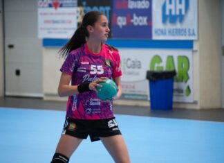 Ainara Robles, jugadora del Club Balonmano Palencia Femenino