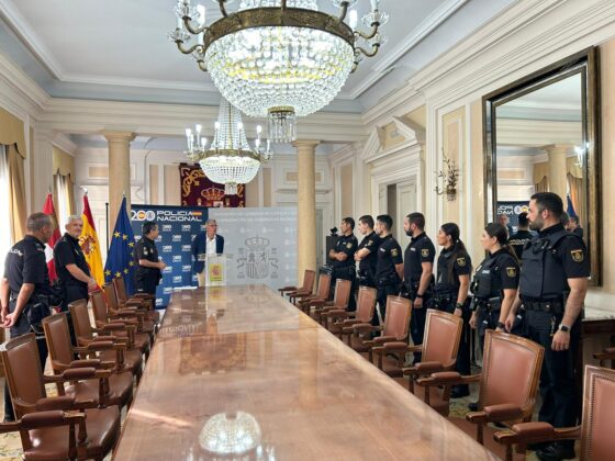 Presentación de los policías en prácticas