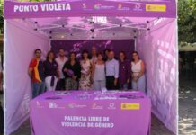 La Ministra de Igualdad, Ana Redondo, junto a miembros del Ayuntamiento de Palencia