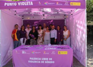 La Ministra de Igualdad, Ana Redondo, junto a miembros del Ayuntamiento de Palencia