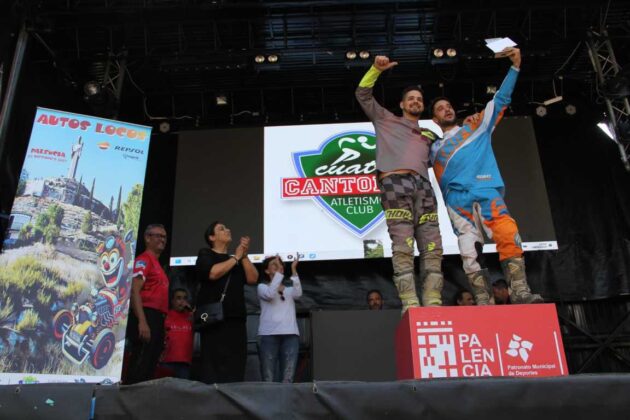 Entrega de premios en la Carrera de Autos Locos en Palencia