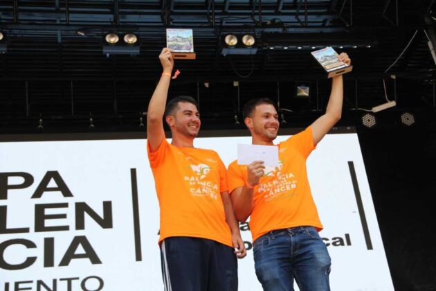 Entrega de premios en la Carrera de Autos Locos en Palencia