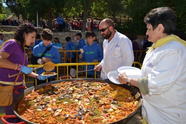 FIESTAS DE ASTUDILLO 2024 - Paellada popular. Marisa Franco.