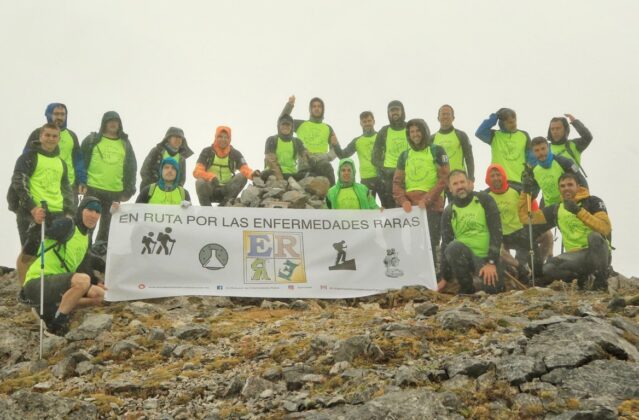 Enfermedades Raras corona la Peña y el Pico del Fraile y suma más kilómetros por la investigación