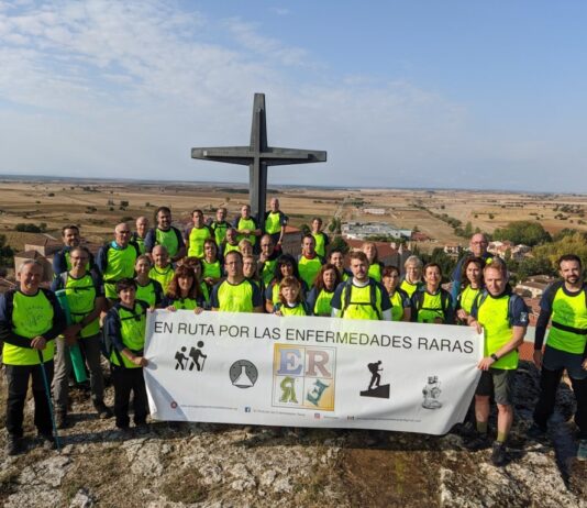 En ruta por las Enfermedades Raras corona la Peña y el Pico del Fraile y suma más kilómetros por la investigación