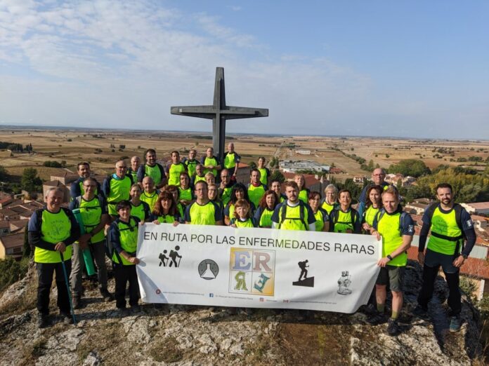 En ruta por las Enfermedades Raras corona la Peña y el Pico del Fraile y suma más kilómetros por la investigación