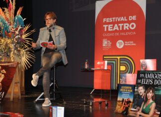 Francisco Fernández, concejal de Cultura, Turismo y Fiestas, presentando el 45 Festival de Teatro Ciudad de Palencia