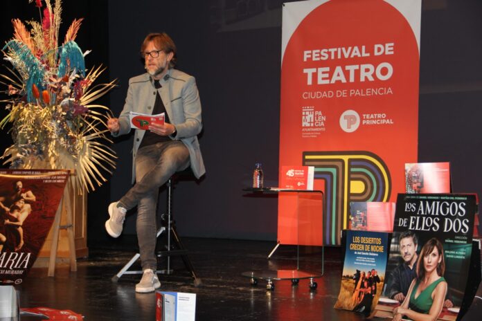 Francisco Fernández, concejal de Cultura, Turismo y Fiestas, presentando el 45 Festival de Teatro Ciudad de Palencia