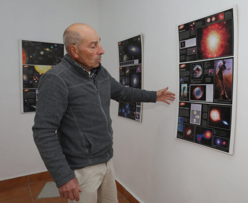 Javier Treceño en su observatorio astronómico en Marcilla de Campos