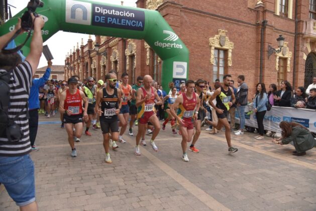 Atletas en los 10.000 de Mariano Haro de Becerril de Campos