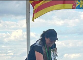 Marta Crespo en el Campeonato de Europa de Blancos a Brazo. Entrega del premio de campeona en Damas