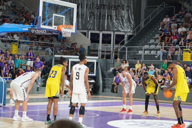 Palencia Baloncesto - Partido de Pretemporada frente a Petróleos Luanda. Sergio Lozano