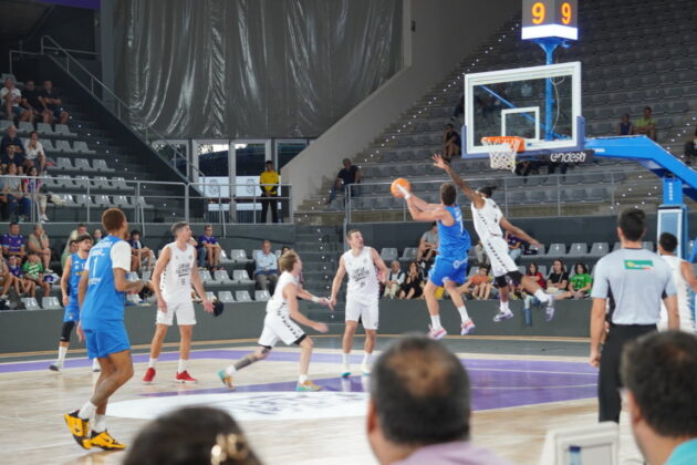 Amistoso Palencia Baloncesto-Oviedo. / Sergio Lozano