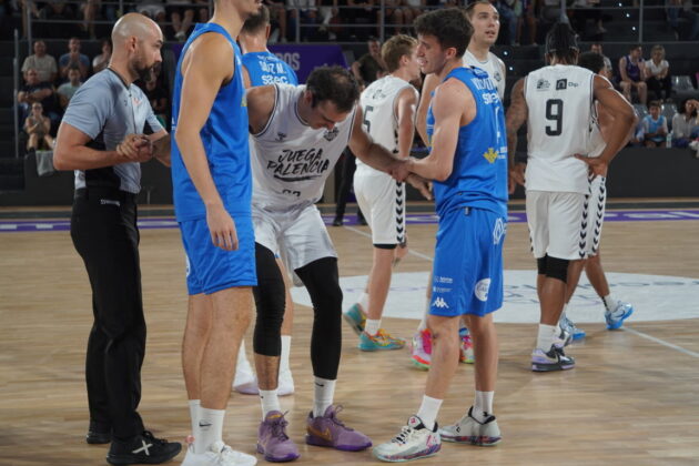 Amistoso Palencia Baloncesto-Oviedo. / Sergio Lozano