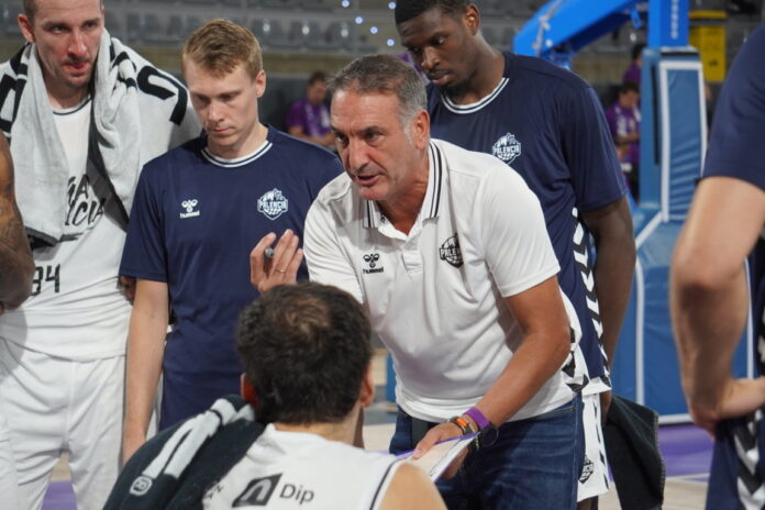 Amistoso Palencia Baloncesto-Oviedo. / Sergio Lozano