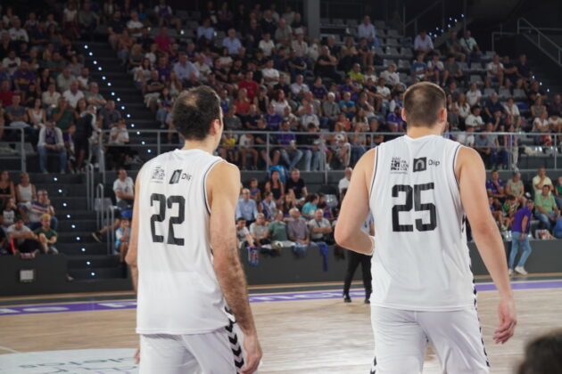 Amistoso Palencia Baloncesto-Oviedo. / Sergio Lozano