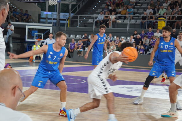 Amistoso Palencia Baloncesto-Oviedo. / Sergio Lozano